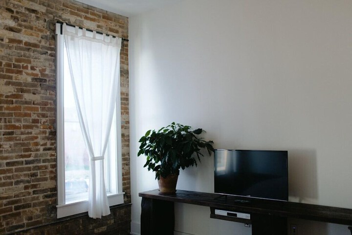 Room 50 of 92