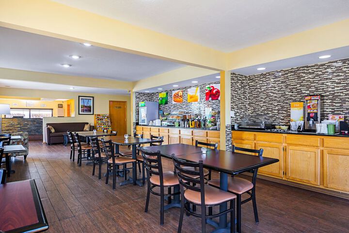 Quality Inn & Suites Greensburg I-74