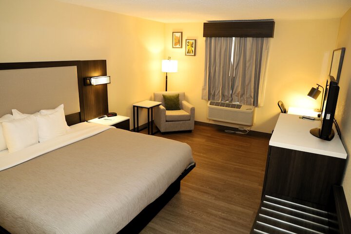 Quality Inn & Suites Bellville - Mansfield