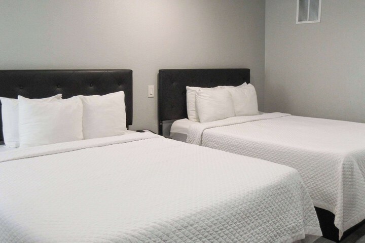 Room 19 of 61