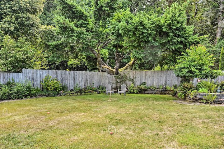 Gold Beach Apartment w / Activities - 2 Mi to Ocean