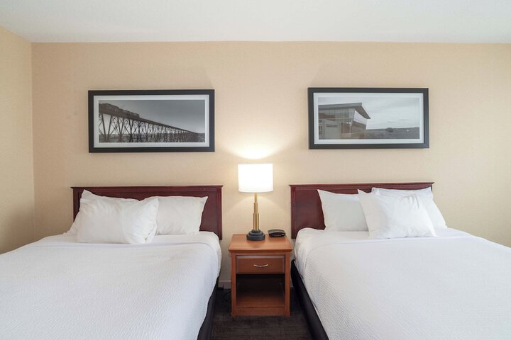 Room 13 of 36