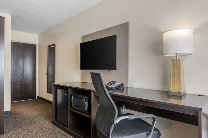 Room 30 of 42