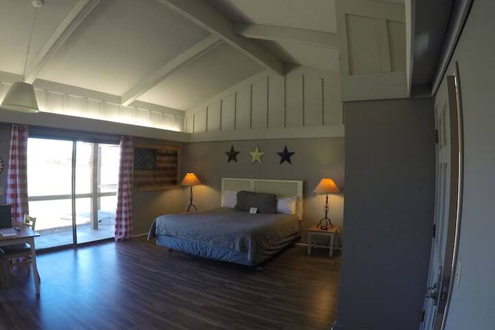 Room 42 of 176