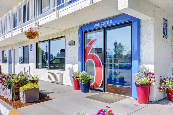 Motel 6 Medford OR