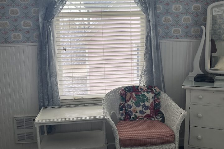 Room 68 of 162