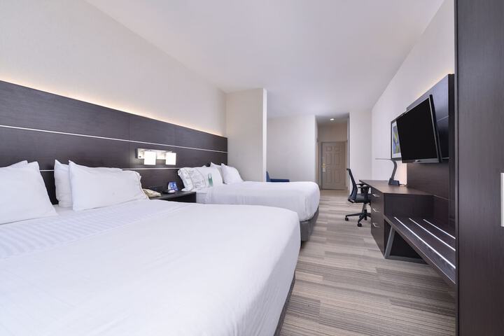 Room 32 of 55