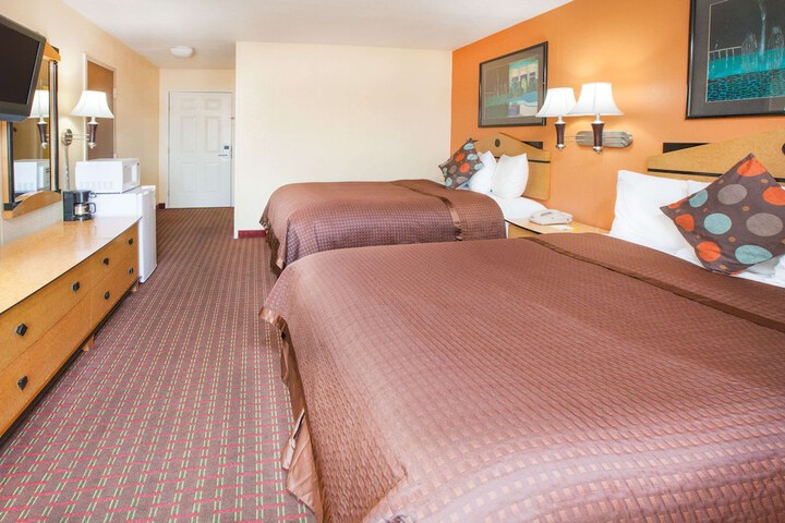 Room 10 of 15