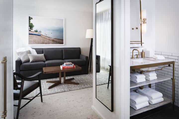 Room 51 of 85