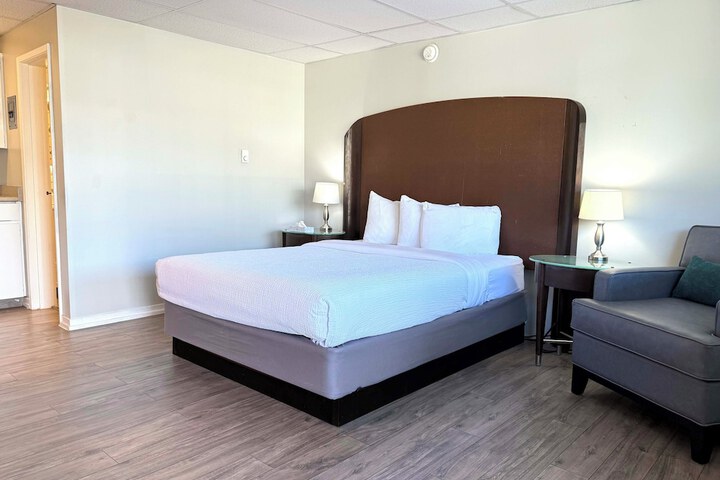 Departure Bay Motel