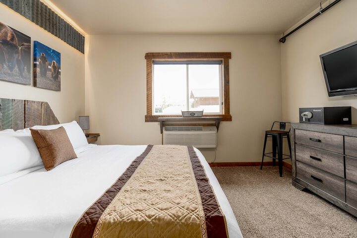 Room 35 of 53
