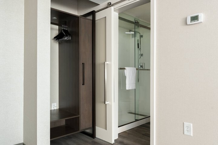 Room 20 of 98