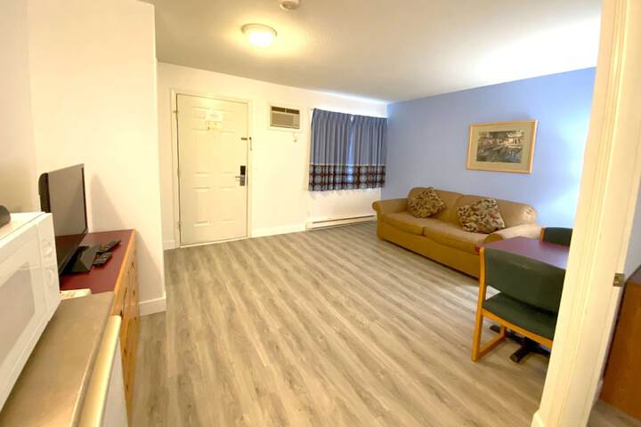 Room 14 of 37
