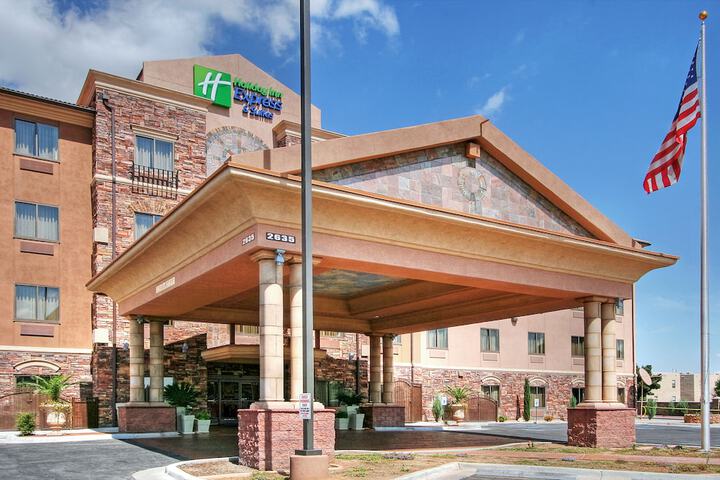 Hotel 4 of 63