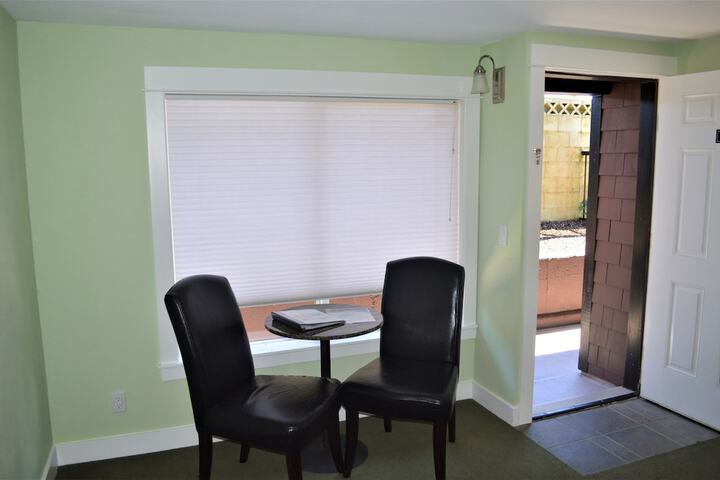 Room 8 of 40