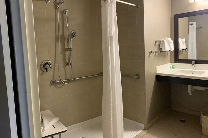 Room 14 of 26