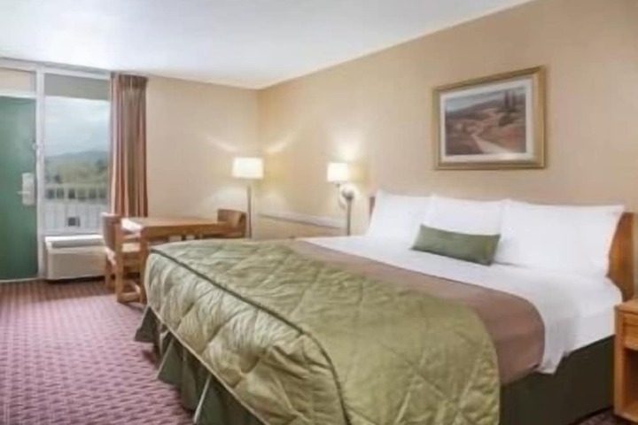 Room 21 of 57