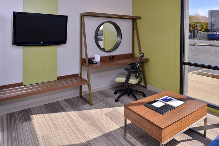 Room 17 of 51