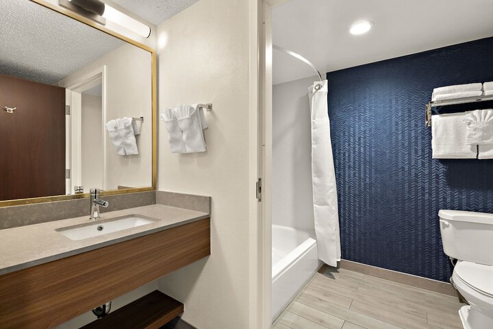 Room 32 of 52