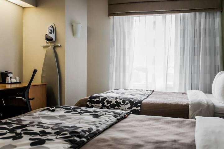 Room 30 of 39