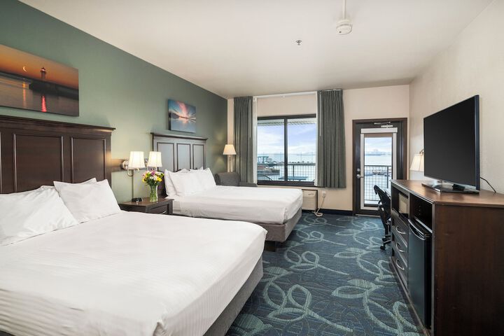 Park Point Marina Inn