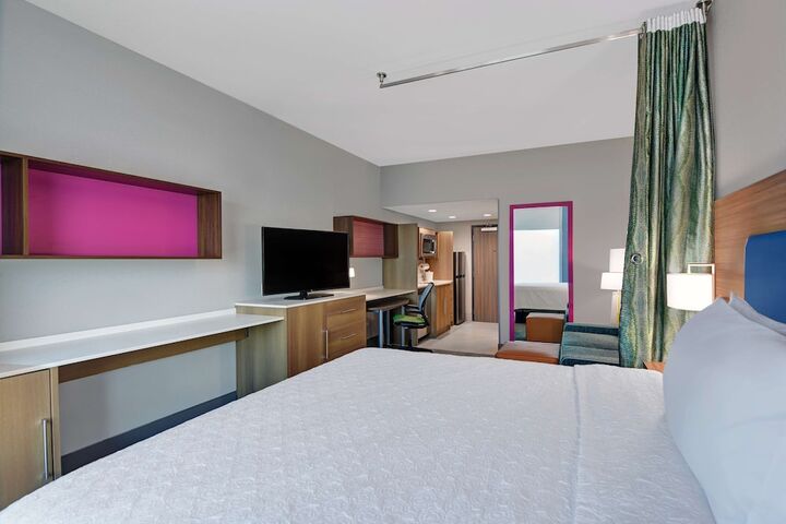 Room 10 of 34