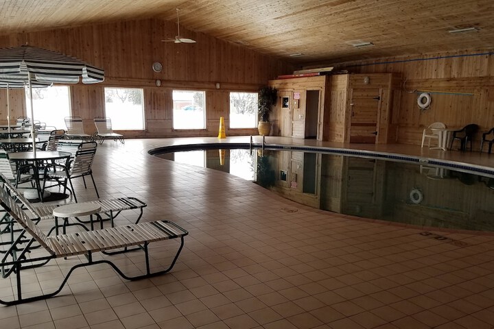 Pool 5 of 44