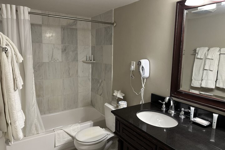 Room 33 of 47