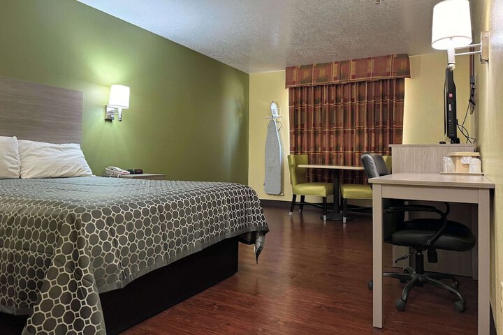 Room 15 of 16