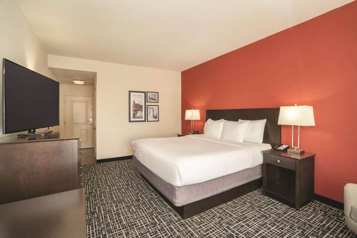 La Quinta Inn & Suites by Wyndham Smyrna TN - Nashville