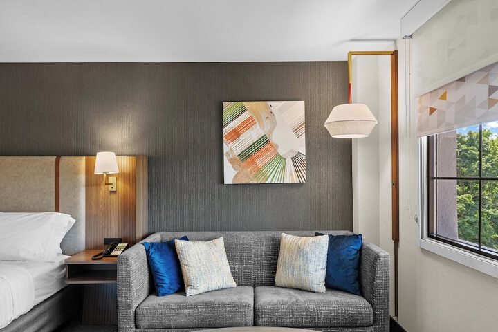 Holiday Inn Niagara Falls State Park Entry by IHG