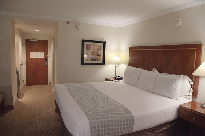 Room 7 of 28