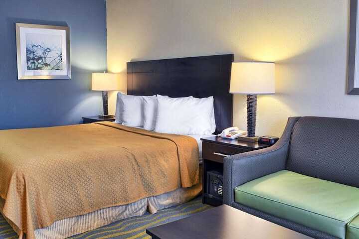 Room 21 of 37