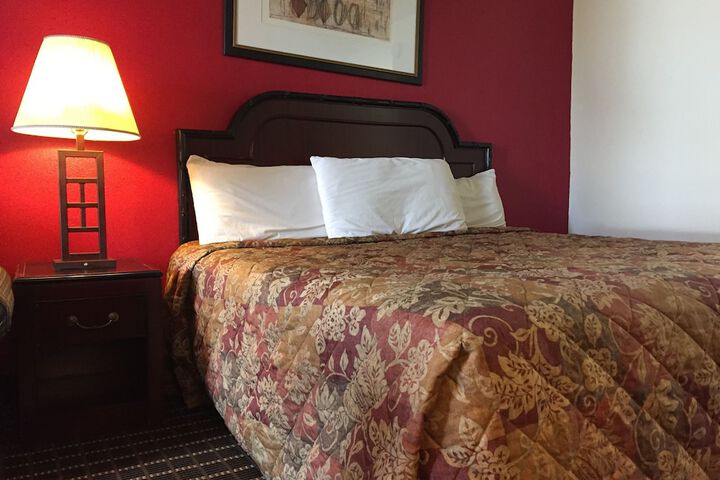 Room 19 of 33