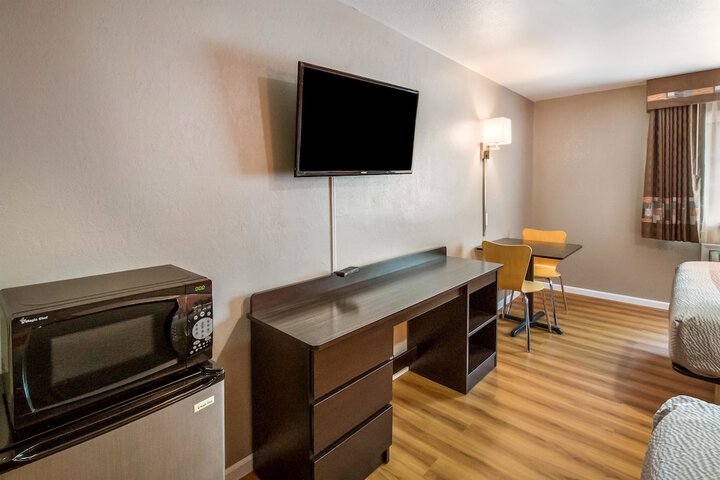 Room 20 of 35