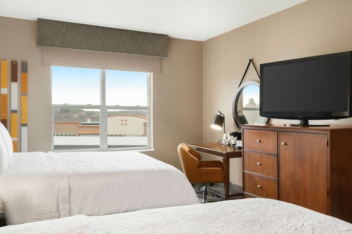 Room 8 of 43
