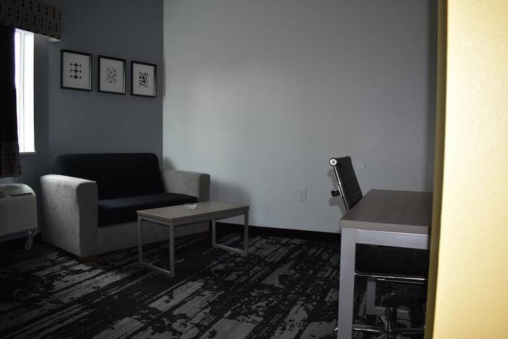 Room 14 of 28