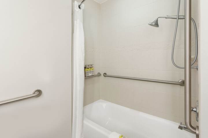 Holiday Inn Express Inn & Suites Searcy by IHG