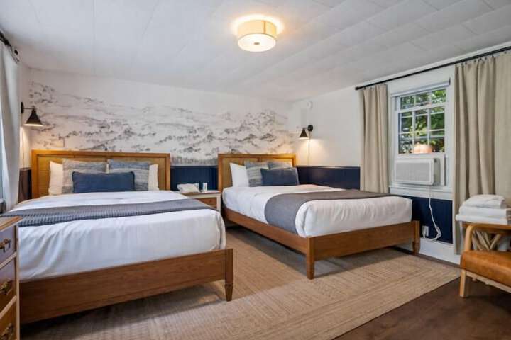 The Aurora Inn & Cottages