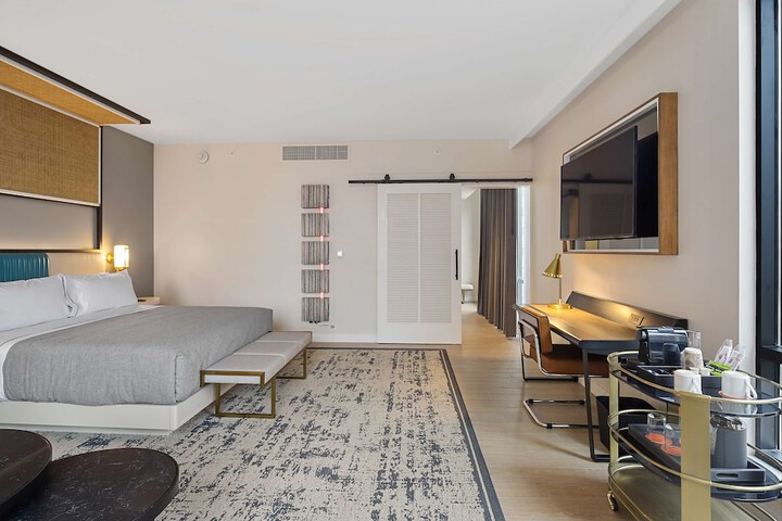 Room 40 of 69