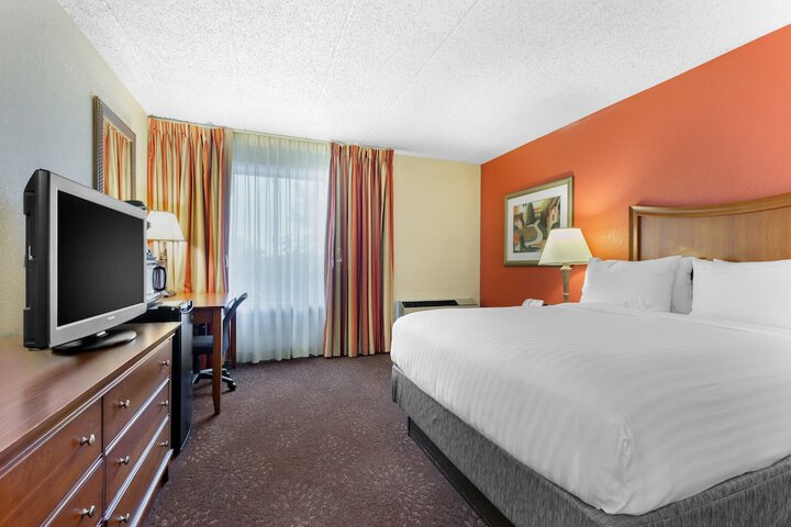 Room 6 of 48