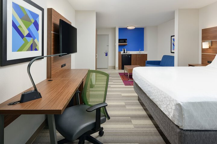 Holiday Inn Express Hotel & Suites Tullahoma by IHG