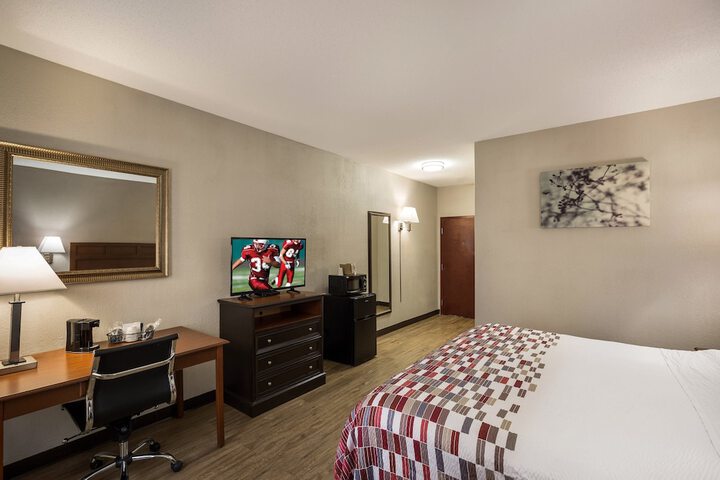 Room 28 of 33