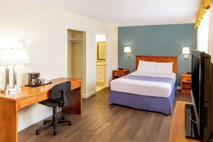 Room 40 of 93