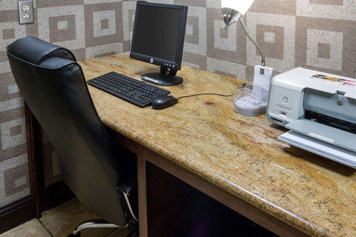 Business Center 30 of 31