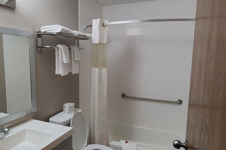 Room 11 of 20