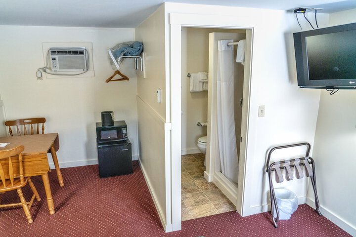 Room 9 of 19