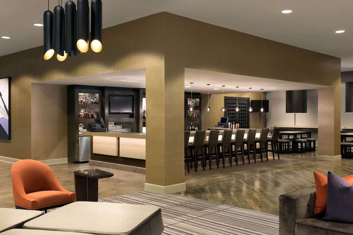 Lounge 64 of 75