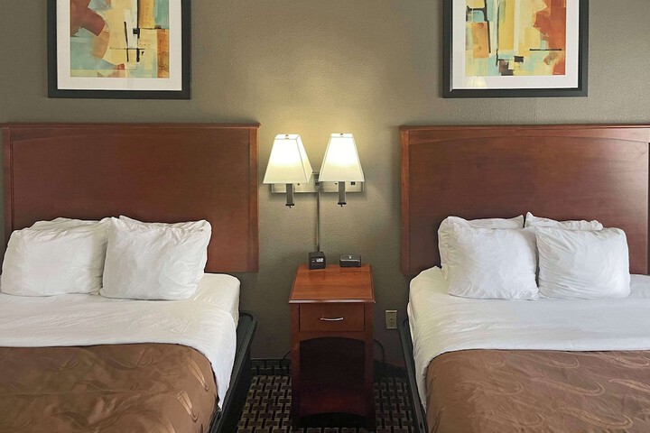Room 19 of 33