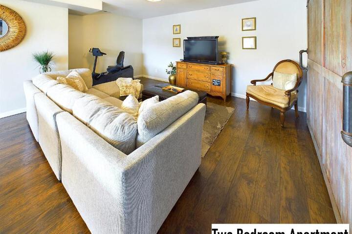 Beautiful Country Apartment AC, Pickleball, Billiards, Playground, Gardens